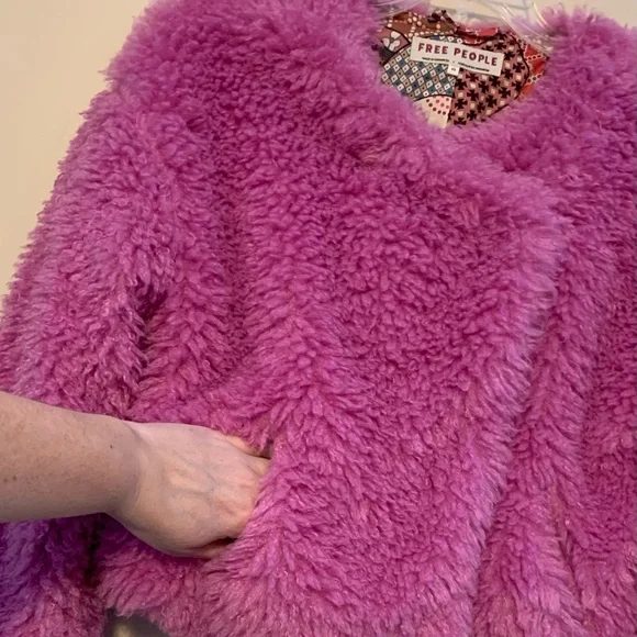 Free People cropped fluffy fuzzy jacket/coat.  Size XS - Picture 6 of 11